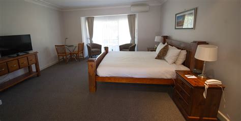 moore park inn armidale|Moore Park Inn Articles 